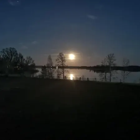 Wodna Ostoja Z Kominkiem Nad Jeziorem Selment