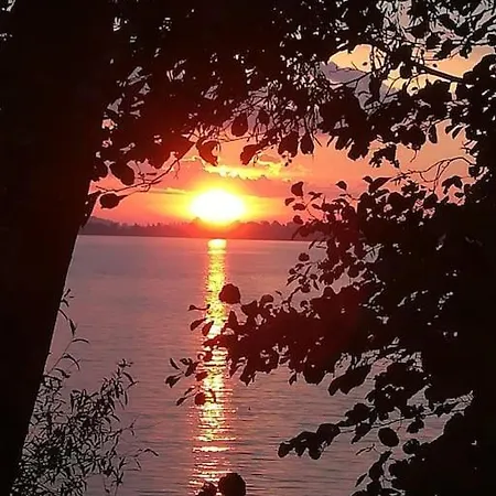 Wodna Ostoja Z Kominkiem Nad Jeziorem Selment