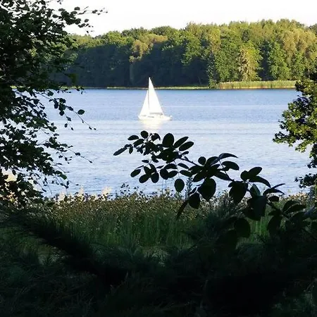 Wodna Ostoja Z Kominkiem Nad Jeziorem Selment 公寓 *