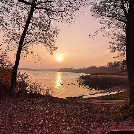 Wodna Ostoja Z Kominkiem Nad Jeziorem Selment Buczki