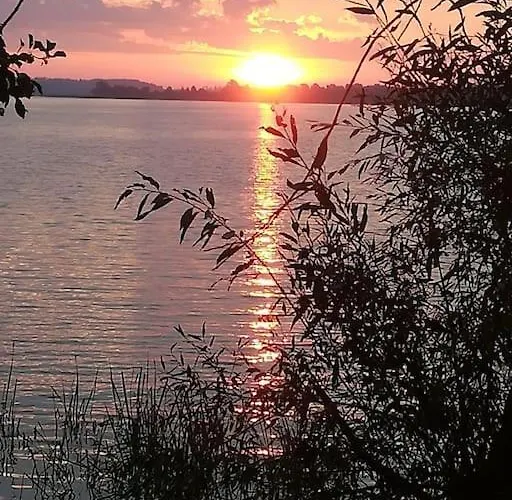 Wodna Ostoja Z Kominkiem Nad Jeziorem Selment *